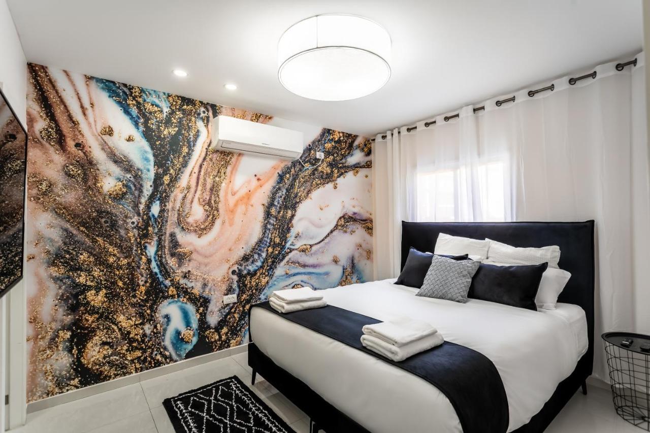 Appartement Yalarent Enorma Complex With Shared Heated Pool à Eilat Extérieur photo
