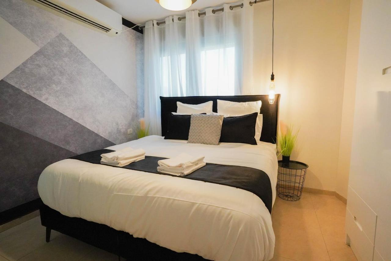 Appartement Yalarent Enorma Complex With Shared Heated Pool à Eilat Extérieur photo