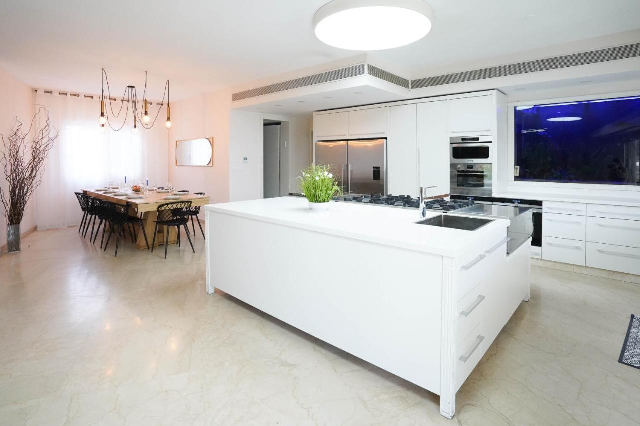 Appartement Yalarent Enorma Complex With Shared Heated Pool à Eilat Extérieur photo