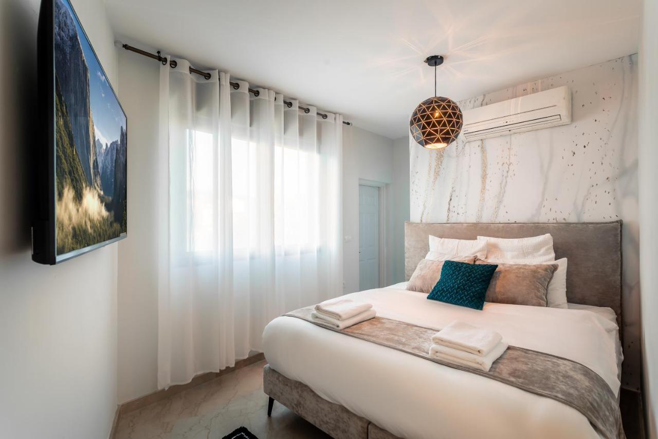 Appartement Yalarent Enorma Complex With Shared Heated Pool à Eilat Extérieur photo