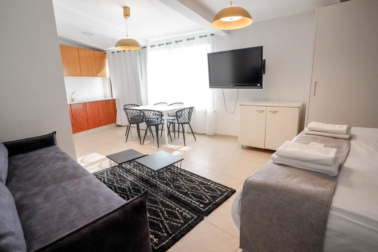 Appartement Yalarent Enorma Complex With Shared Heated Pool à Eilat Extérieur photo