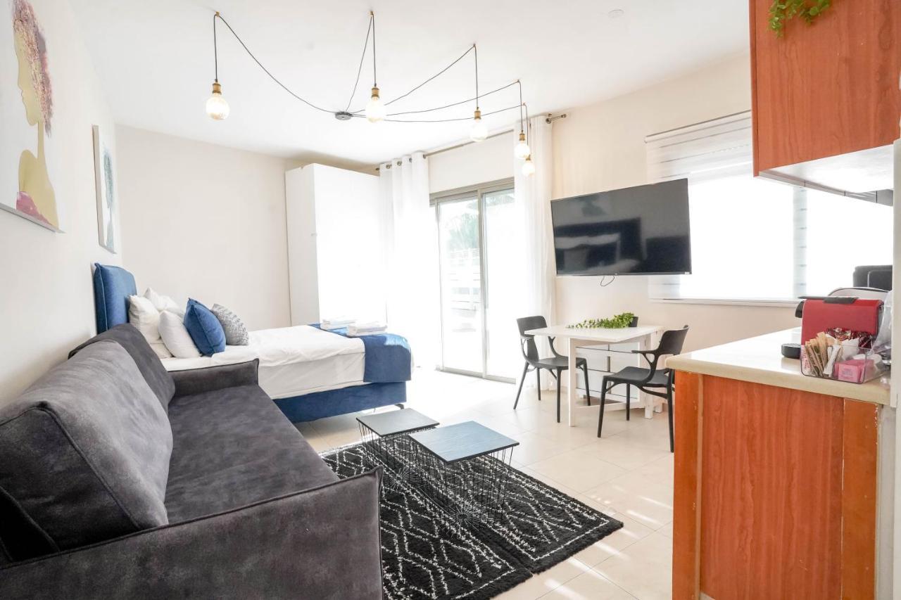 Appartement Yalarent Enorma Complex With Shared Heated Pool à Eilat Extérieur photo