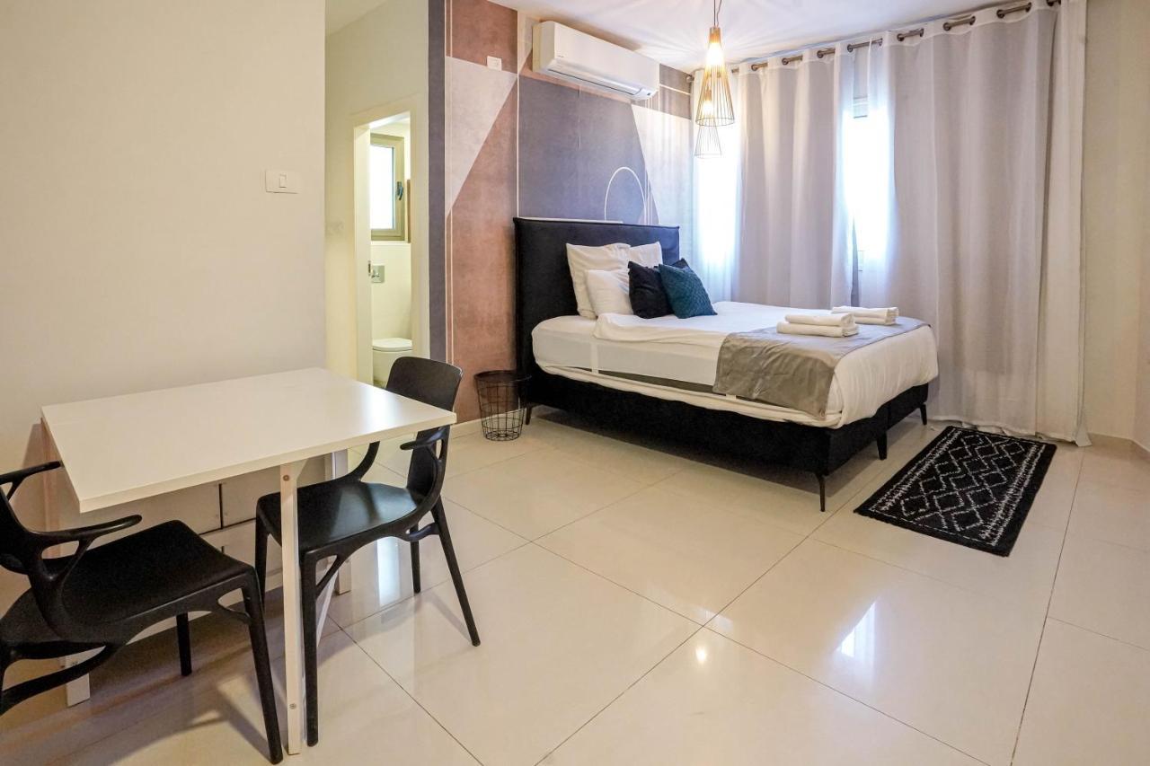 Appartement Yalarent Enorma Complex With Shared Heated Pool à Eilat Extérieur photo