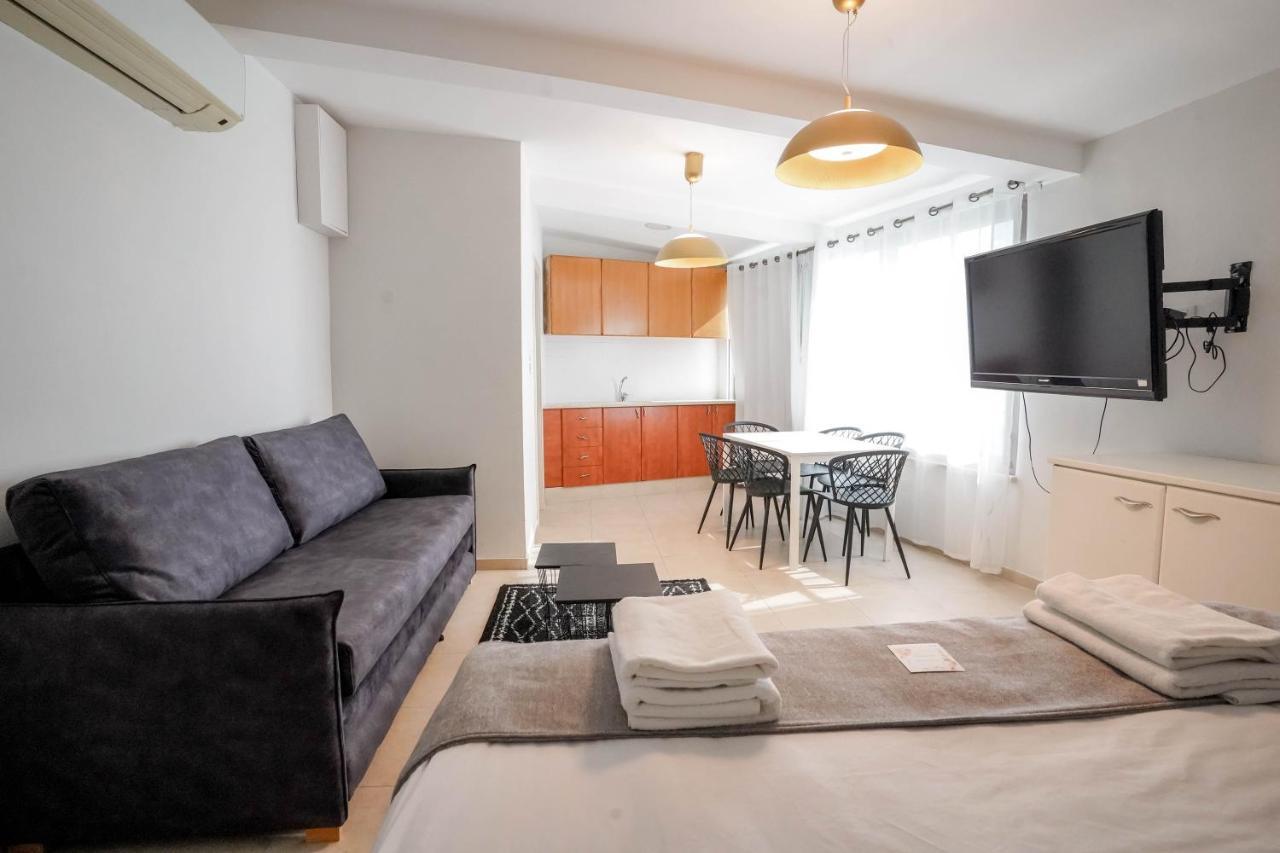 Appartement Yalarent Enorma Complex With Shared Heated Pool à Eilat Extérieur photo