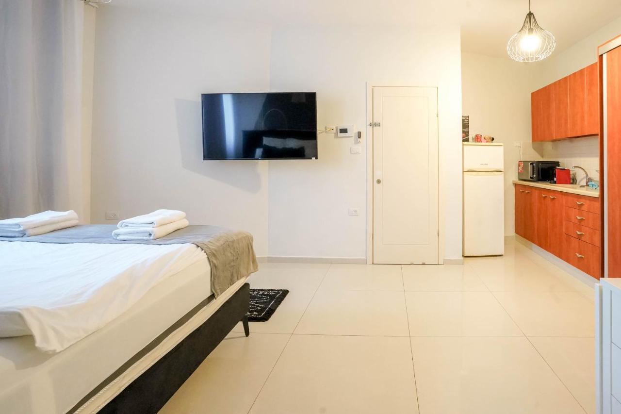 Appartement Yalarent Enorma Complex With Shared Heated Pool à Eilat Extérieur photo